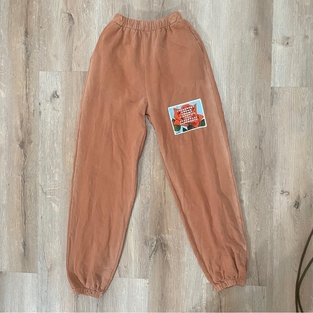 Boys Lie From This Perspective Sweatpants Size Small/ Will Fit Size Medium NWOT - Picture 4 of 9